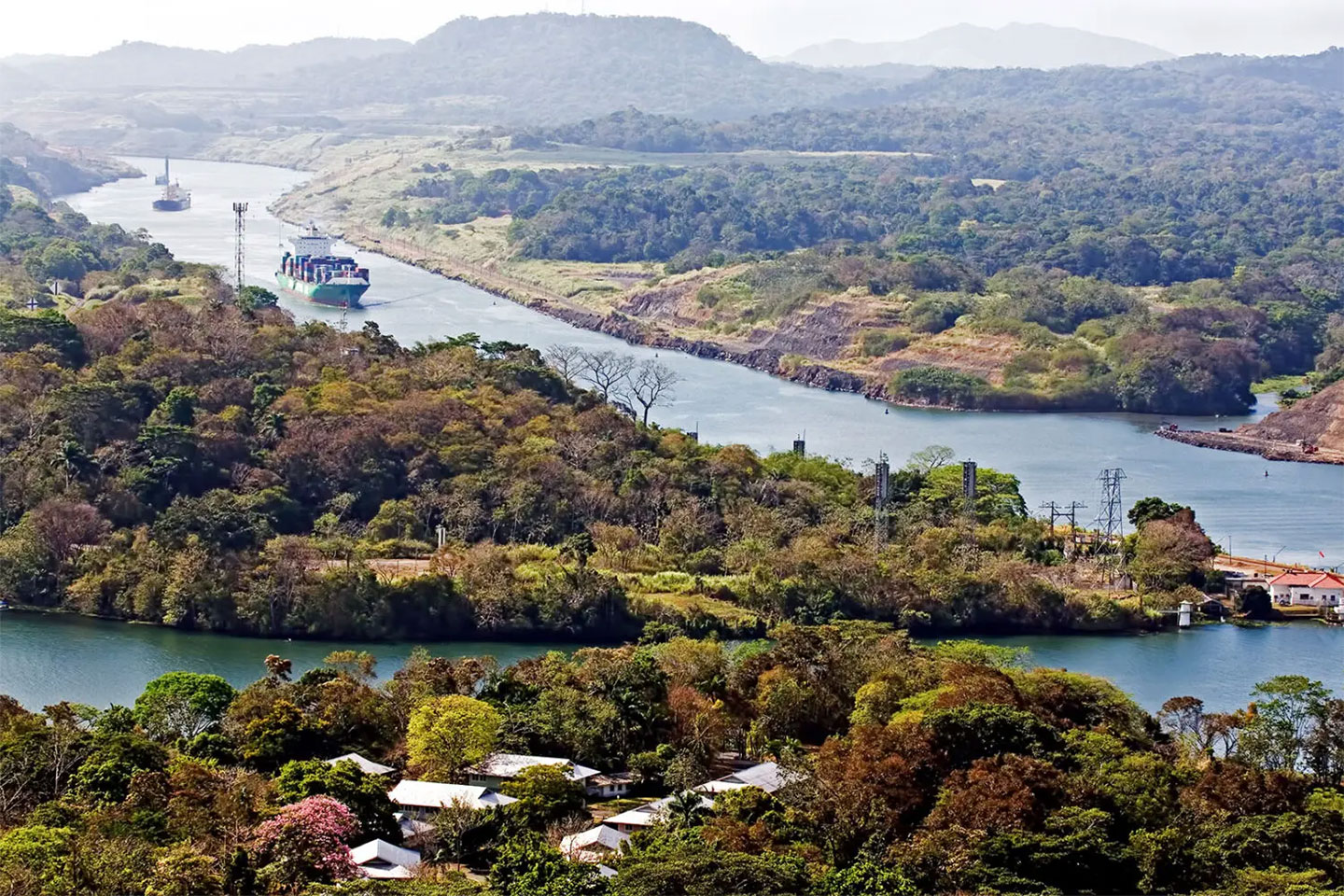 Der Panamakanal - eines der spektakulärsten Bauprojekte der Erde ist heute auch ein Ort der Naturentdeckungen